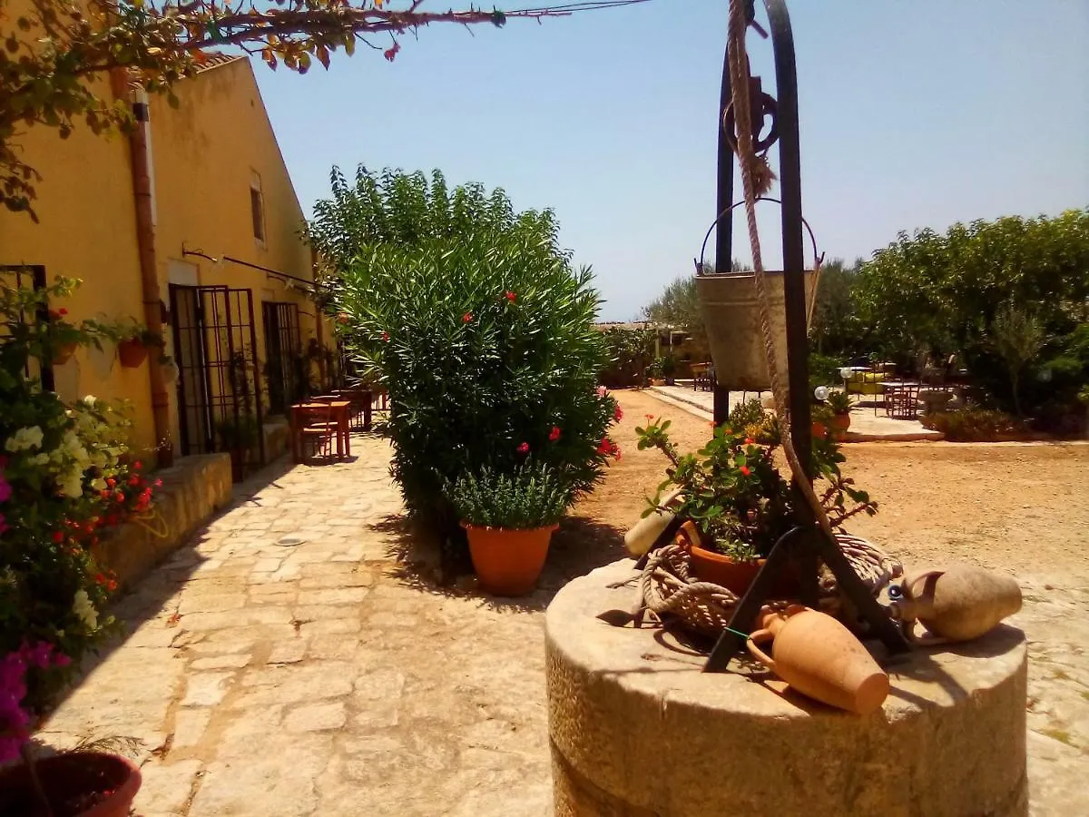 Bed & Breakfast B&B Camemi - Antica Masseria Marina di Ragusa