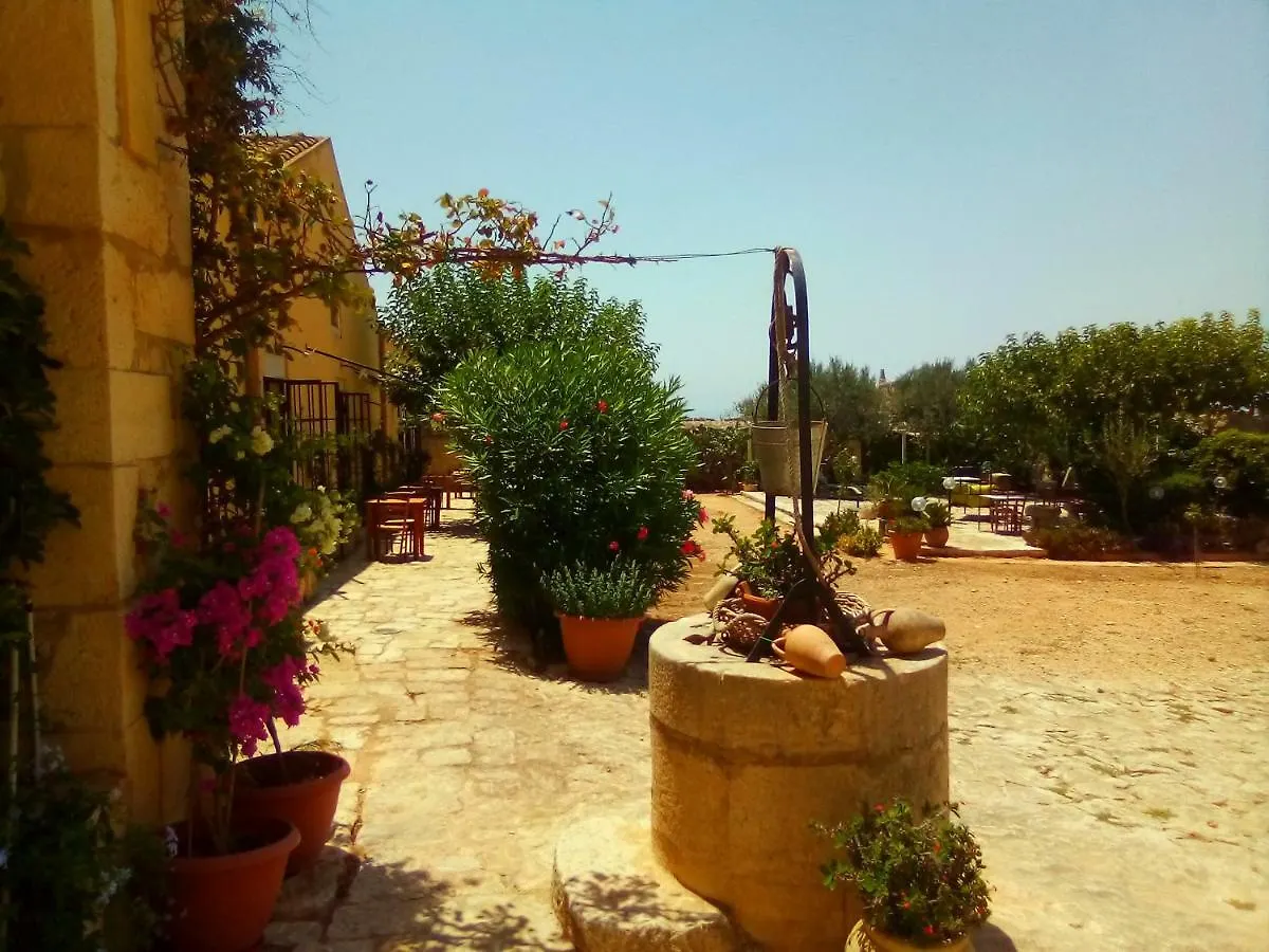 B&B Camemi - Antica Masseria Marina di Ragusa 0*,