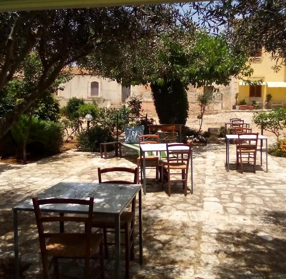 B&B Camemi - Antica Masseria Marina di Ragusa 0*,